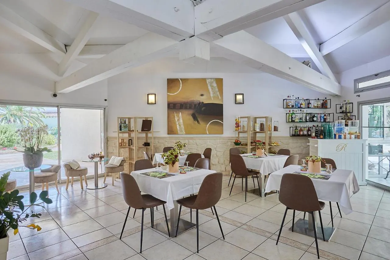 Logis Hotel Le Rodin Arles 4*,  Frankrike